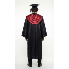 Мантия выпускника с красным воротником