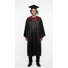 Мантия выпускника с красным воротником